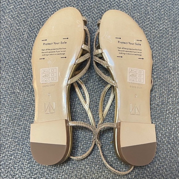 NWOT Tamara Mellon Oriel Metallic Gold Strappy flat sandals, size 6 - Picture 2 of 2